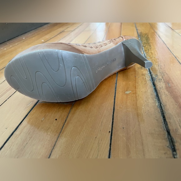 High heels - never worn - Picture 5 of 5